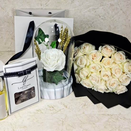 Preserved Rose With Gifts