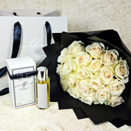 Bouquet Roses White And Perfume