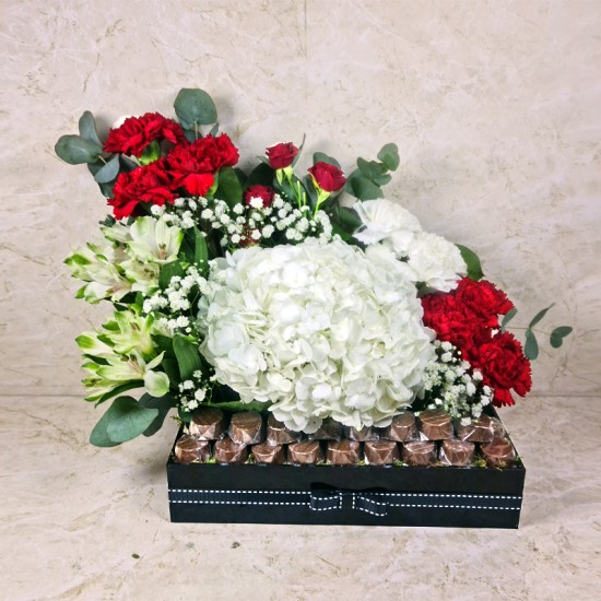 Flower Tray With Chocolates